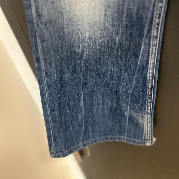 Diesel .”Zathan” size 30/34 EUC intentional
Tiny paint dots on leg- wide leg - Picture 8 of 16